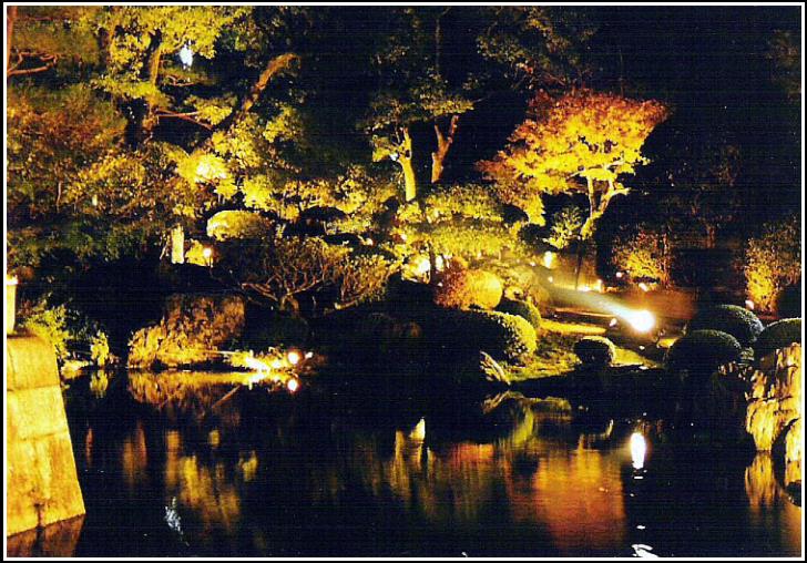 Japonsko, Kyoto,záhrady v noci - Japan, Kyoto, the gardens at night 2000