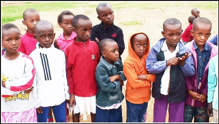Afrika,Rwanda-stretnutie s deťmi z Adopcie na diaľku - Africa,Rwanda,meeting with symbolic adopted children 2011