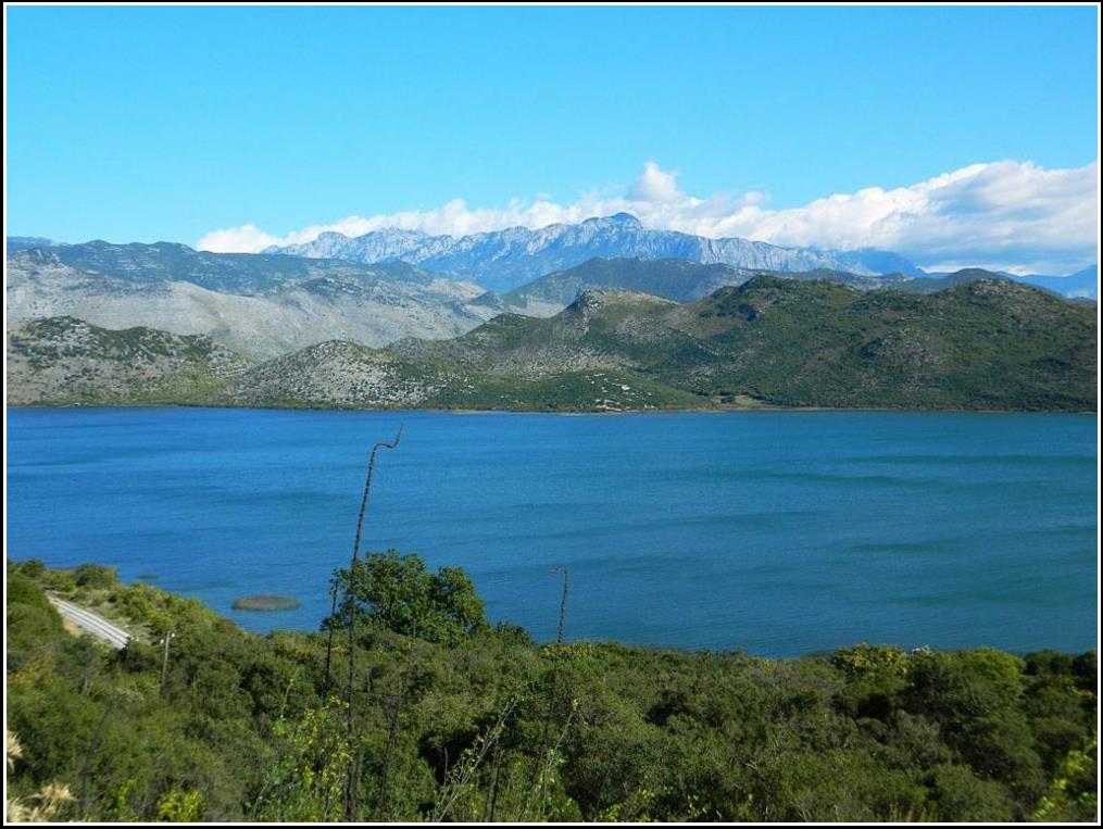 Čierna Hora,Skadarské jazero na hranici s Albánskom - Montenegro,the Skadar Lake between Montenegro and Albania 2014
