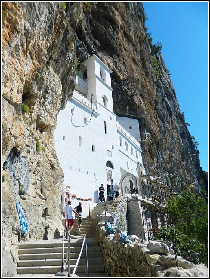 Čierna Hora, ortodoxný kláštor Ostrog - Montenegro, the orthodox Ostrog Monastery 2014